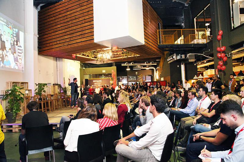 60 personas visitando la sesión del Afterwork Costa Brava Girona de 2015