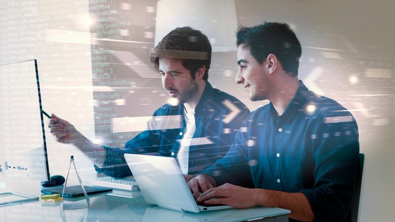 Reunión entre empresa y proveedor IT para seleccionar la mejor solución tecnológica